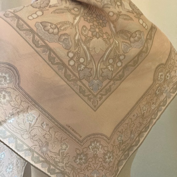 Liz Claiborne delicate vintage scarf - Picture 8 of 10